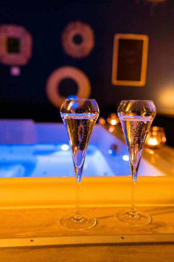 La Parenthese Envoutee Aparthotel Amiens Bagian luar foto
