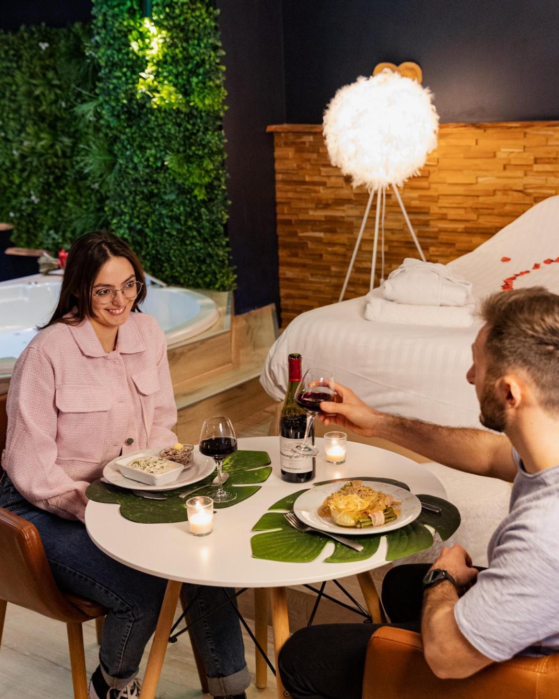 La Parenthese Envoutee Aparthotel Amiens Bagian luar foto