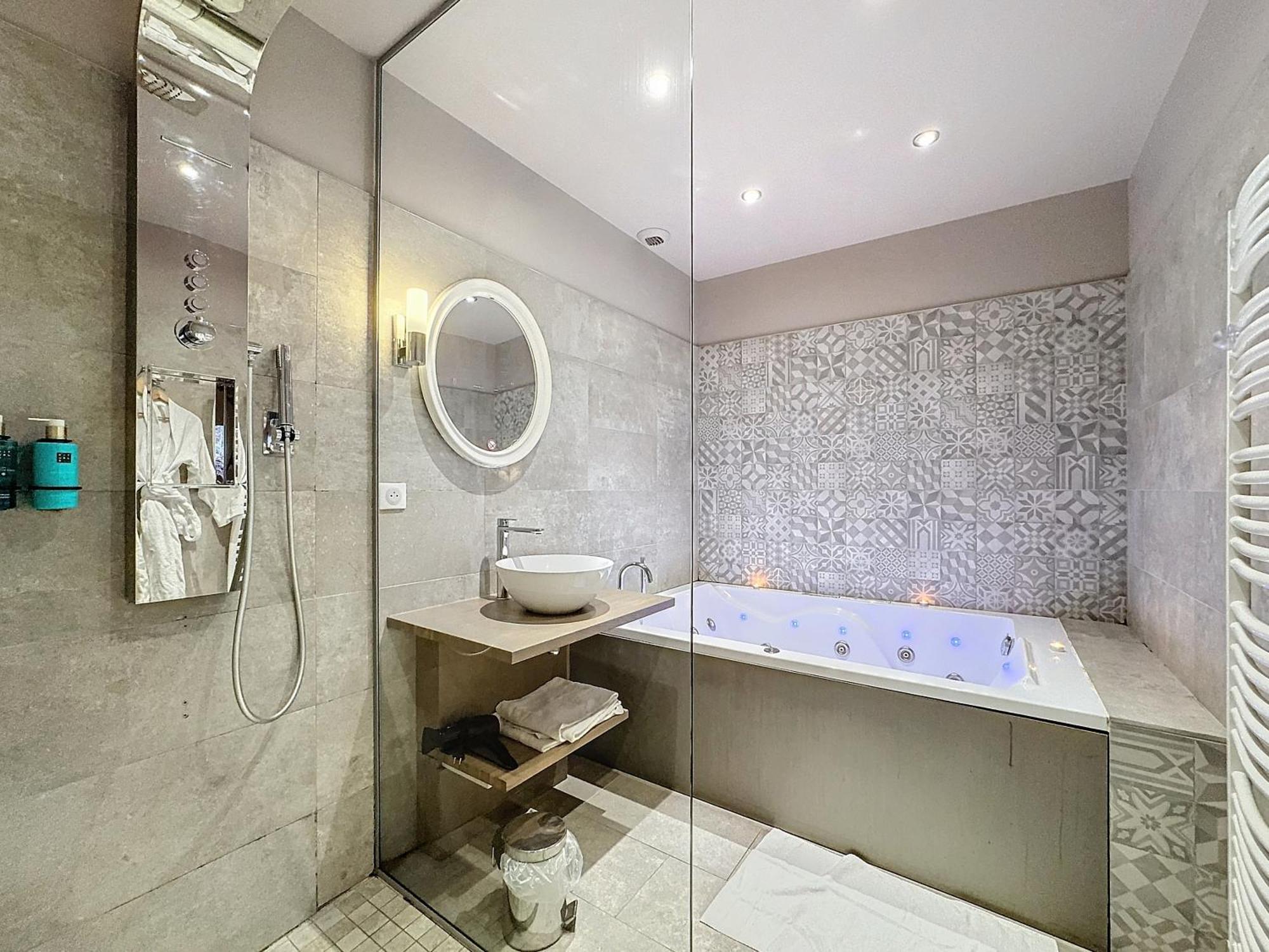 La Parenthese Envoutee Aparthotel Amiens Bagian luar foto