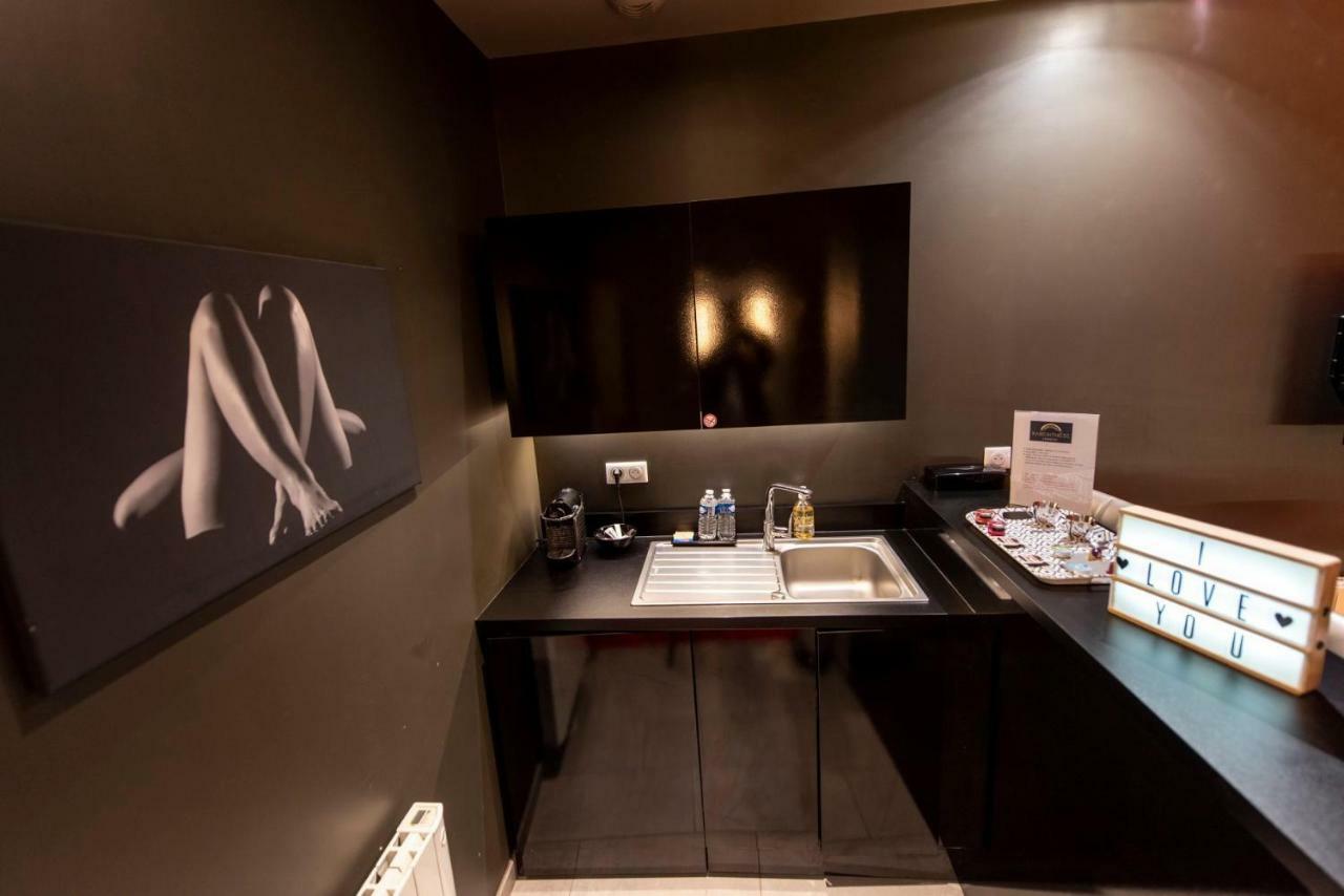 La Parenthese Envoutee Aparthotel Amiens Bagian luar foto