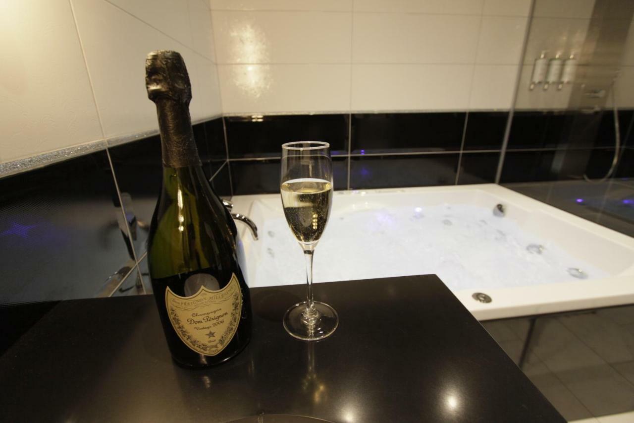 La Parenthese Envoutee Aparthotel Amiens Bagian luar foto